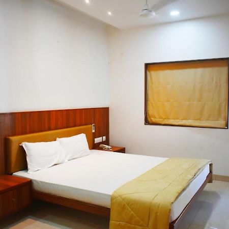 Hotel Anjali Palace Bhuj Eksteriør billede